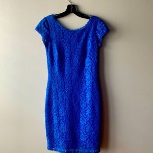 FLATTERING! blue lace dress - size 4